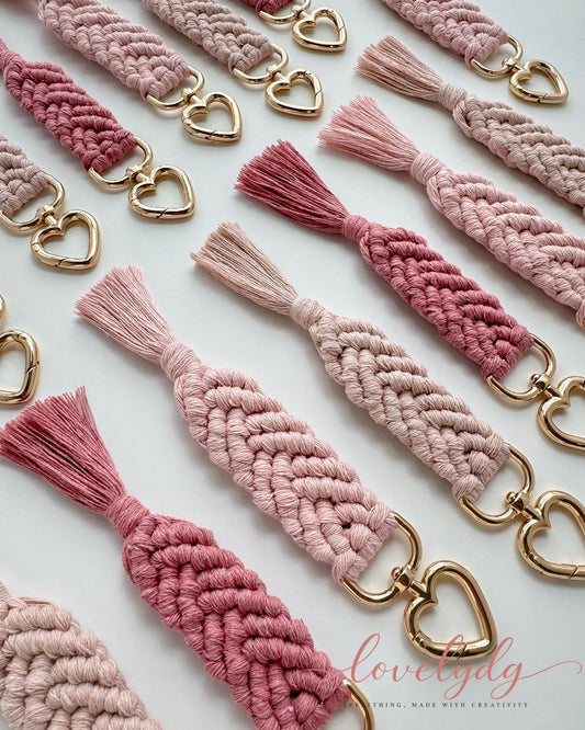 Porte-clés cœur en macramé