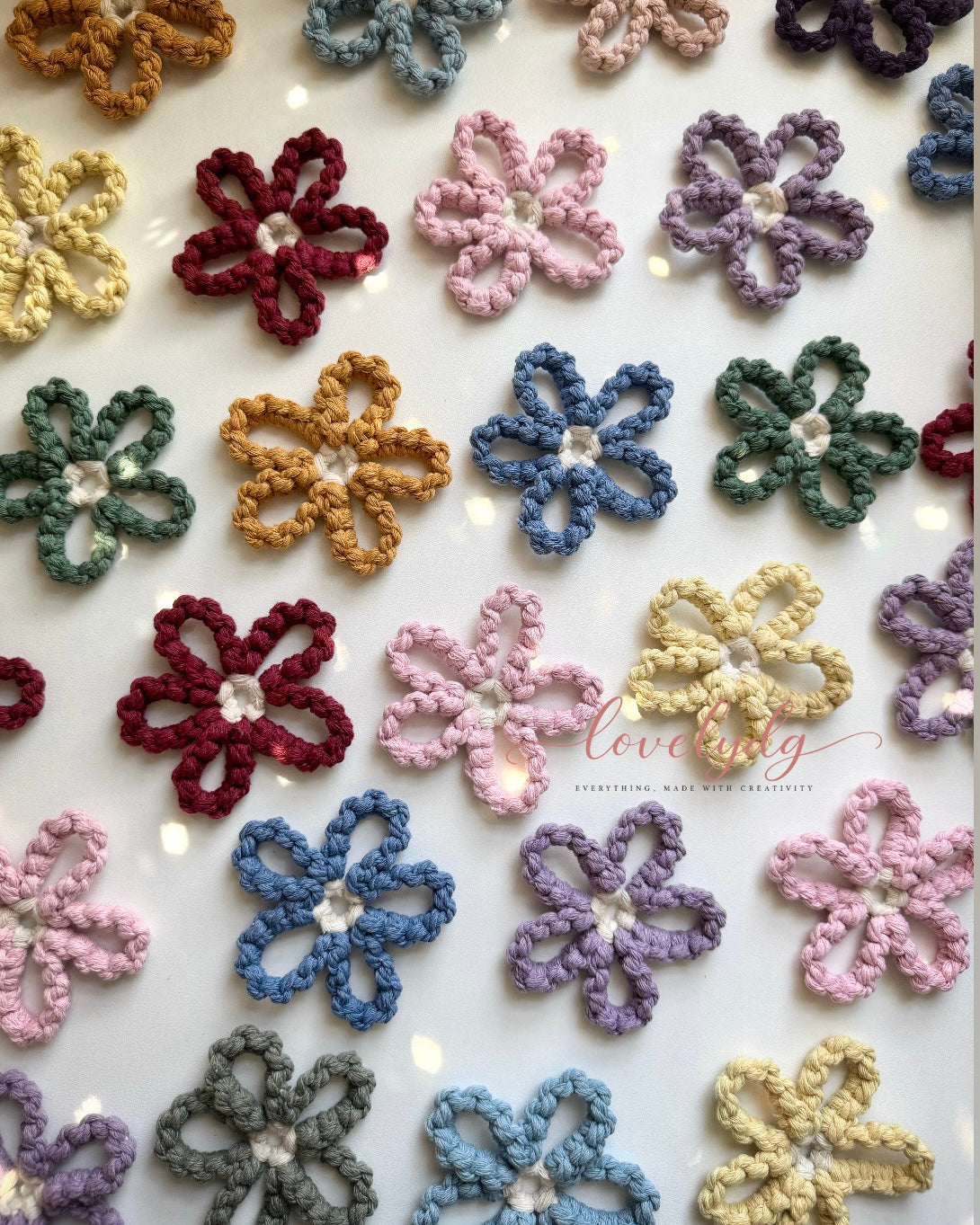 Breloque de sac fleur en macramé